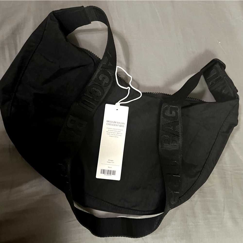 Baggu Nylon Medium Crescent Bag